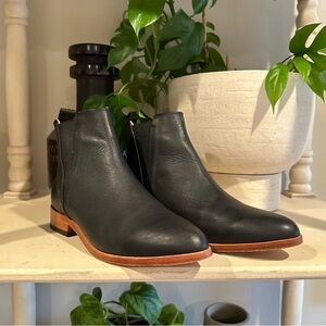 Nisolo Eva Booties in Black (8.5)